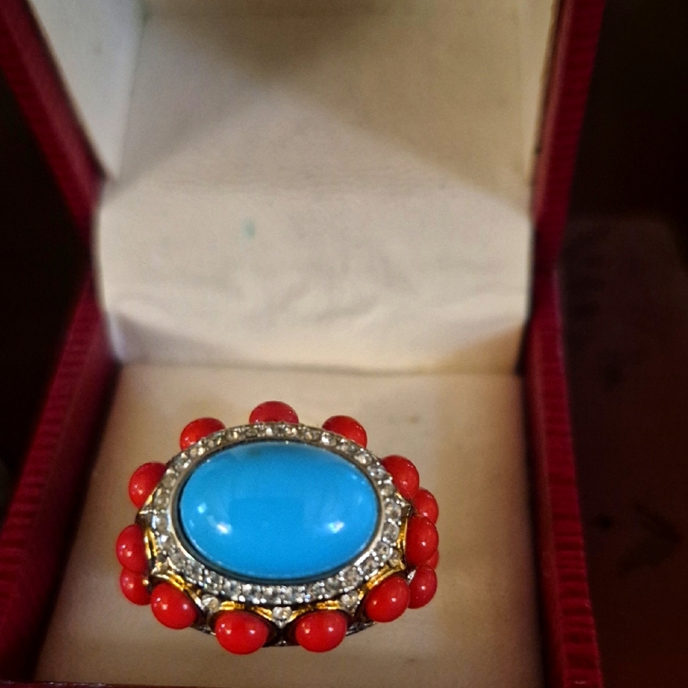Elegant Red and Blue Gemstone Ring